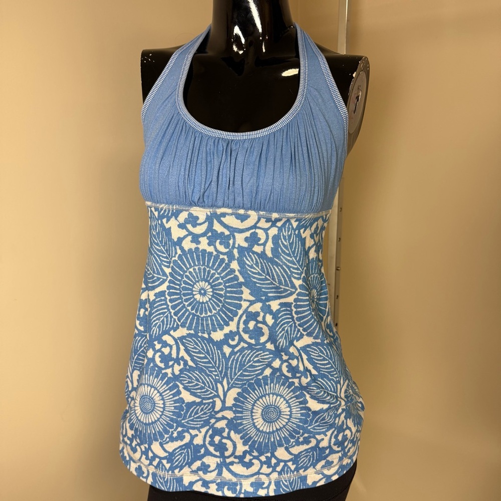 Lululemon Beachy Floral White Porcelaine Scoop Neck Tank Size 4 2012 Rare Find